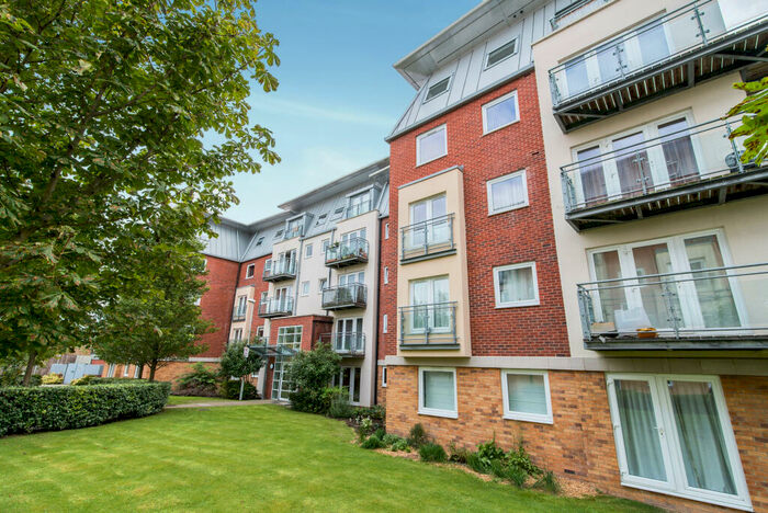 2 Bedroom Apartment To Rent In Winterthur Way, RG21