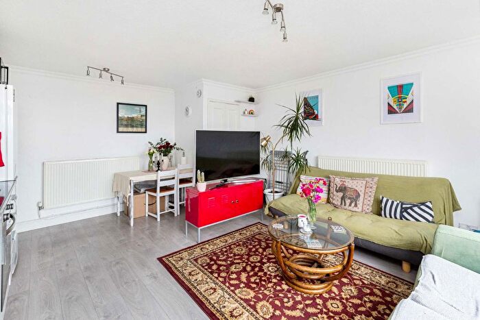 4 Bedroom Flat For Sale In Clarewood Walk, Stockwell, SW9