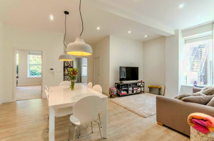 2 Bedroom Maisonette To Rent In Bury Fields, Guildford, GU2