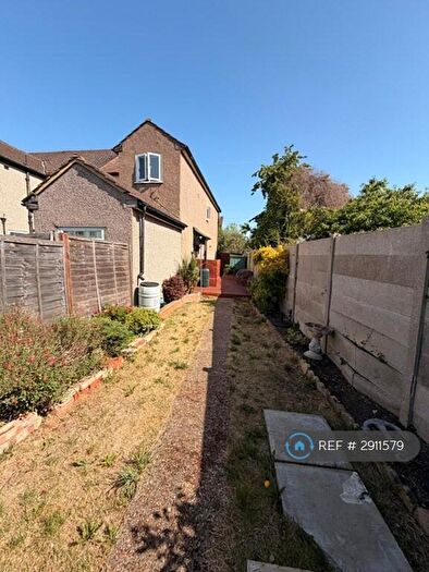 2 Bedroom Flat To Rent In Crow Lane, Romford, RM7