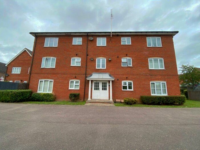 2 Bedroom Flat To Rent In Cotswold Drive, Stevenage, SG1