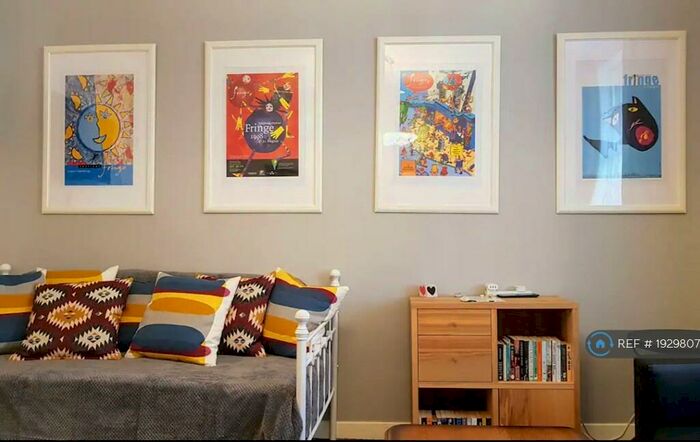 2 Bedroom Flat To Rent In Tron Square, Edinburgh, EH1