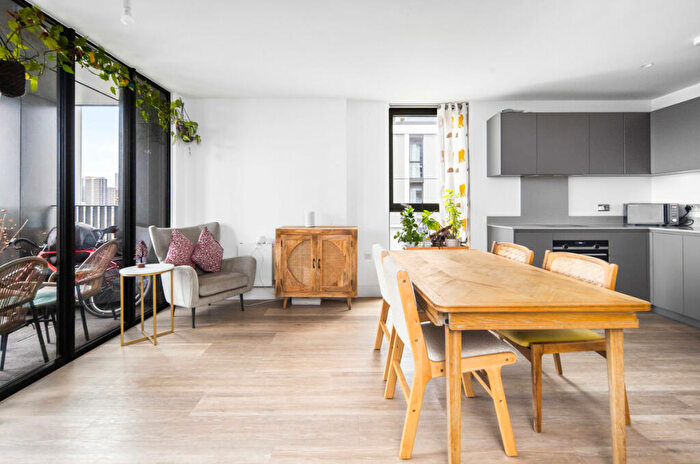 3 Bedroom Flat For Sale In Marshgate Lane, London, E15