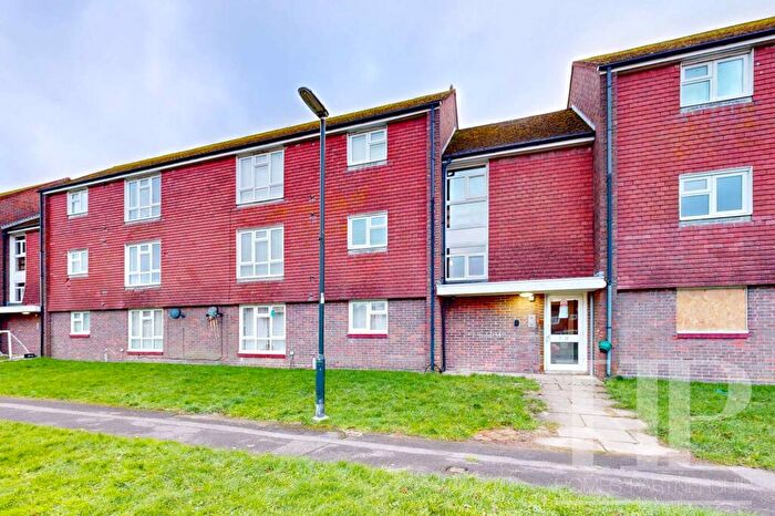 1 Bedroom Flat For Sale In Comper Close, Crawley, RH11