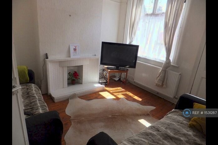 4 Bedroom Terraced House To Rent In Neill Road, South Yorkshire, S11