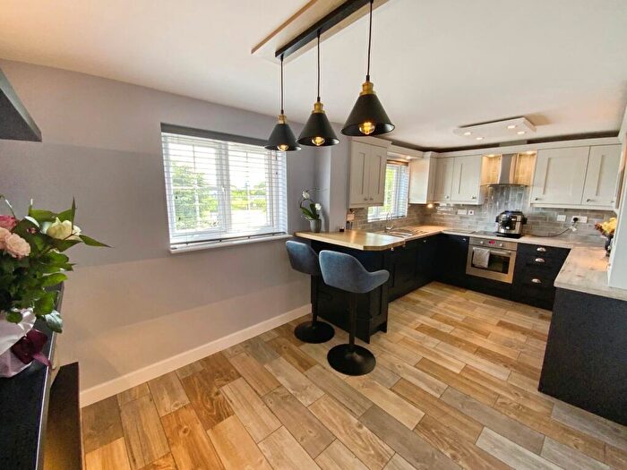 2 Bedroom Apartment For Sale In Linn Park, Kingswood, Hull, HU7