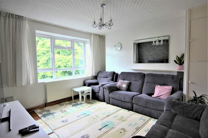 3 Bedroom Flat To Rent In Keynsham House, Woodberry Down Estate, London, N4
