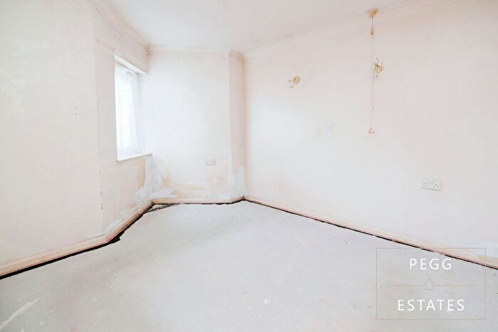 2 Bedroom Flat For Sale In Lynway Court, St. Marychurch Road, Torquay, TQ1