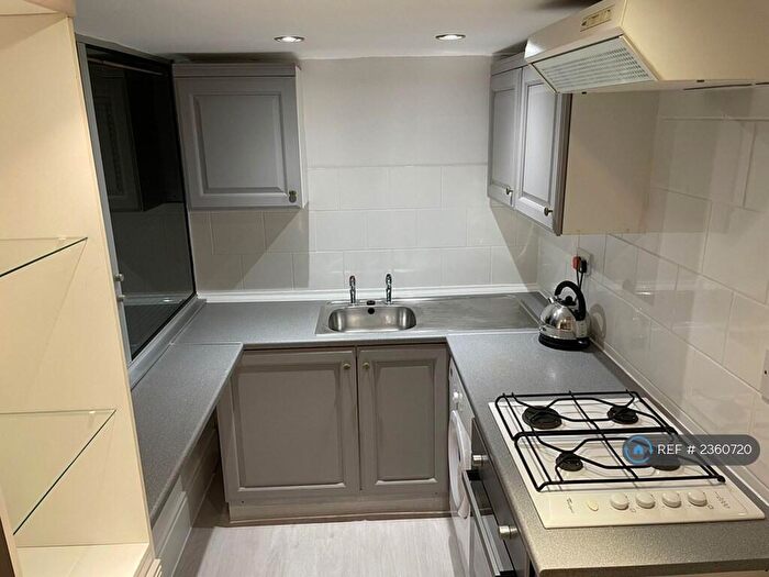 1 Bedroom Terraced House To Rent In Kensington Gardens, Carlton, Nottingham, NG4
