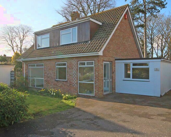 4 Bedroom Detached House To Rent In Fir Tree Lane, Christchurch, BH23