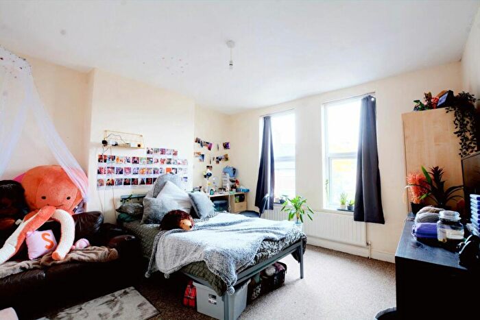 3 Bedroom Flat To Rent In Peveril Street, Nottingham, NG7