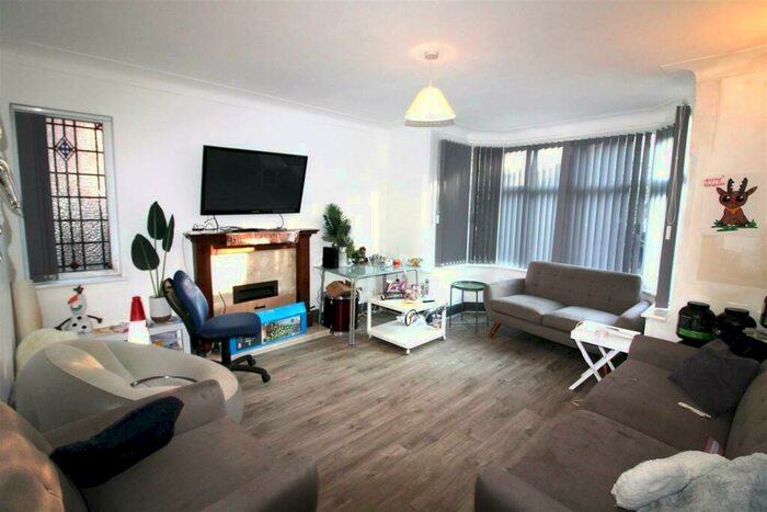 5 Bedroom Detached House To Rent In Derby Road, Nottingham, Nottinghamshire, NG7