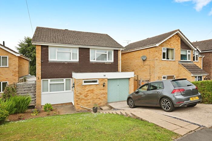 4 Bedroom Detached House For Sale In Ashlade, Middleton Cheney, Banbury, Northamptonshire, OX17
