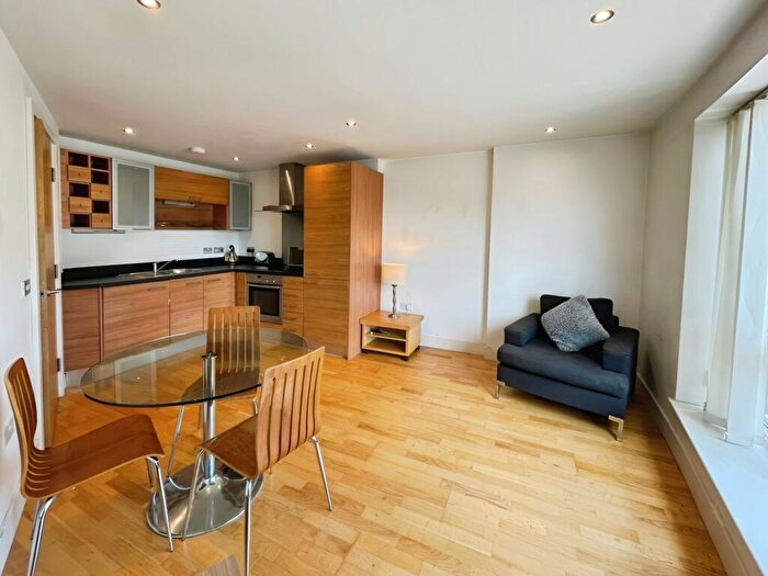 1 Bedroom Flat To Rent In Clarence House, Leeds, West Yorkshire, LS10