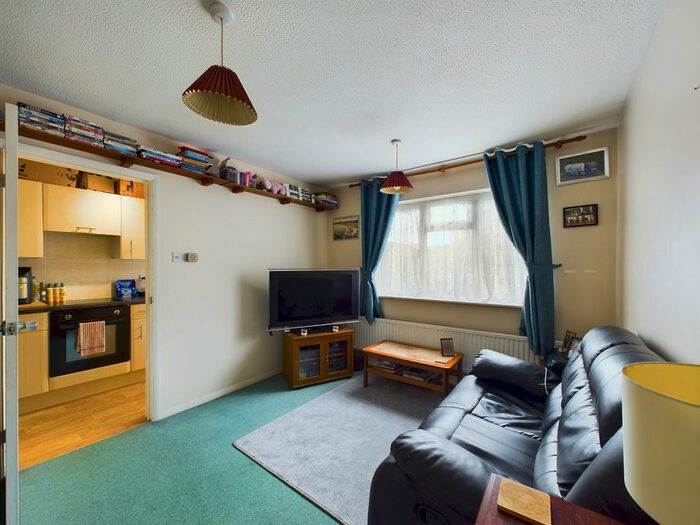 1 Bedroom Detached House For Sale In Thumwood, Chineham, Basingstoke, RG24