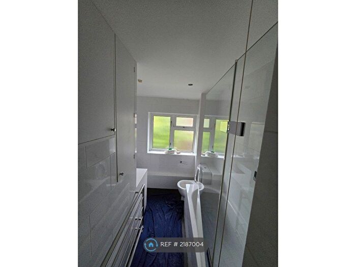 3 Bedroom Terraced House To Rent In Colestrete, Stevenage, SG1