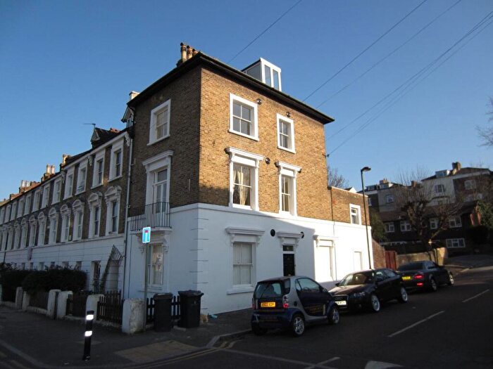 2 Bedroom Garage / Parking To Rent In Woodland Hill, Crystal Palace, SE19