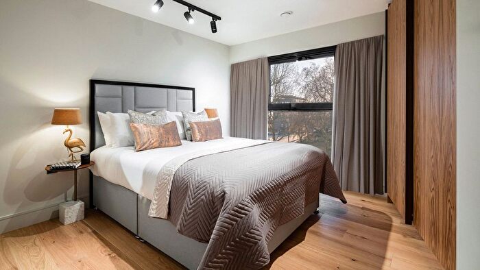 1 Bedroom Flat To Rent In Tower Bridge Road, Newhams Yard, London, SE1