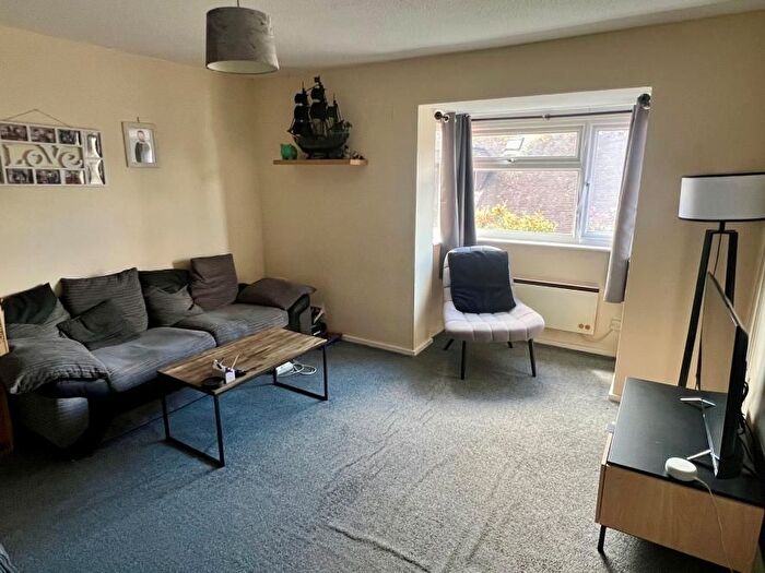 2 Bedroom Flat For Sale In Broadway Park, Stevenson Close, Wimborne, BH21