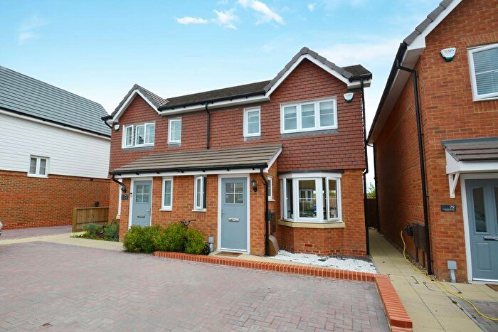 3 Bedroom Semi-Detached House For Sale In Foxglove Way, Minster, ME12