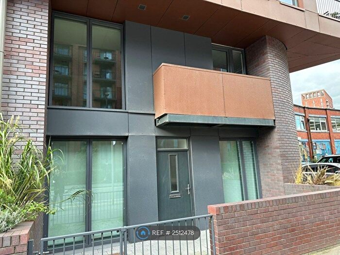 2 Bedroom Flat To Rent In Oldfield Road, Salford, M5