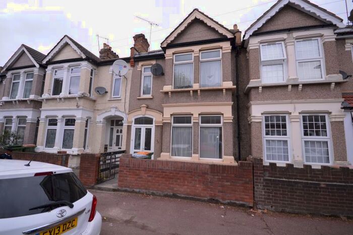 4 Bedroom Terraced House To Rent In Clements Road, East Ham, London, E6