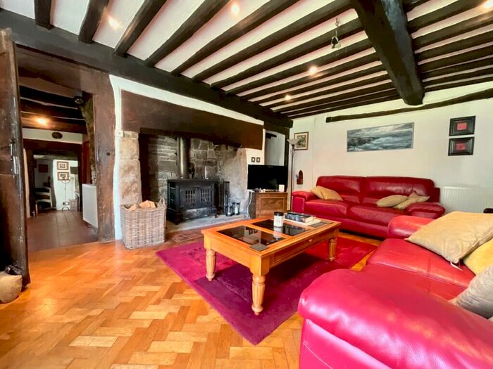 3 Bedroom Detached House For Sale In Glascoed, Usk, NP4