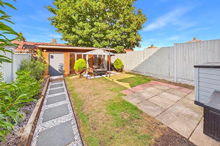3 Bedroom End Of Terrace House For Sale In Jex Road, Norwich, NR5