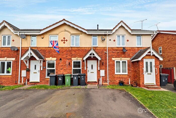 2 Bedroom Terraced House For Sale In Melfort Close, Nuneaton, CV10