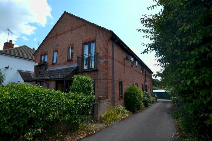 1 Bedroom Flat To Rent In Clarence Court, Clarence Road, Fleet, GU51