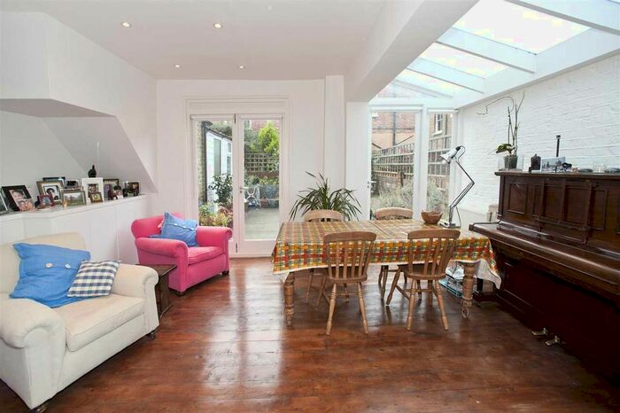2 Bedroom Maisonette To Rent In Ormiston Grove, London, W12