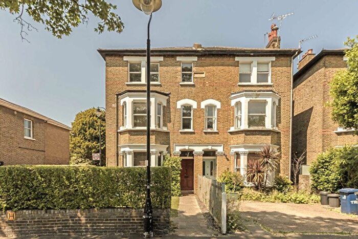 2 Bedroom Flat To Rent In The Park, Ealing, W5