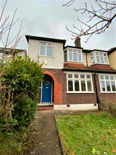 3 Bedroom Semi-Detached House To Rent In Fairlie Gardens, Forrest Hill SE23