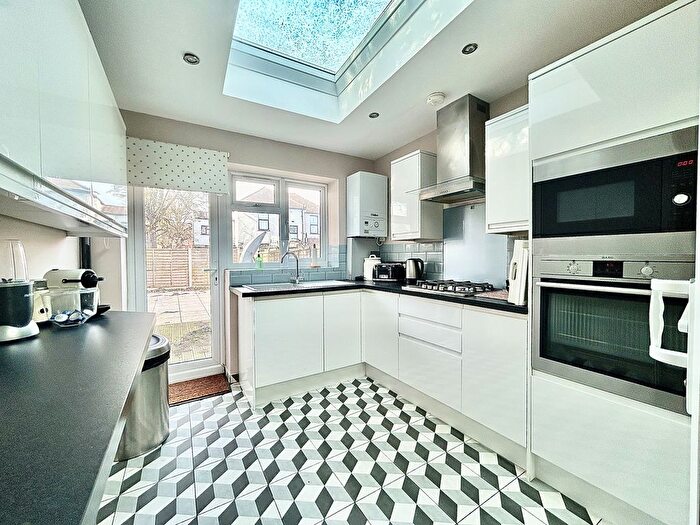 2 Bedroom Property To Rent In Norfolk Road, Ilford, IG3