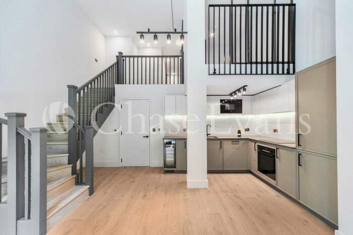 3 Bedroom Property To Rent In Windsor Square, Royal Arsenal Riverside, Woolwich, London, SE18