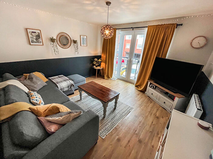 2 Bedroom Flat For Sale In Barnsdale Close, Loughborough, LE11