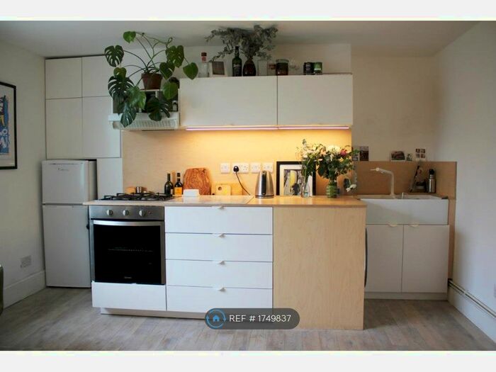 1 Bedroom Flat To Rent In Peckham Hill Street, London, SE15