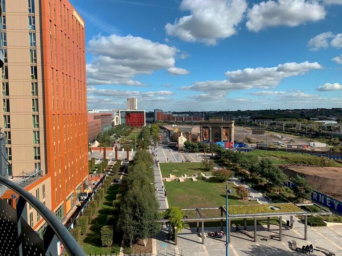 1 Bedroom Apartment To Rent In Hive Bedroom With Balcony Including Parking, B5