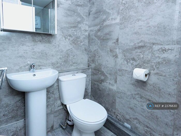 3 Bedroom Flat To Rent In Leigh Road, Birmingham, B8