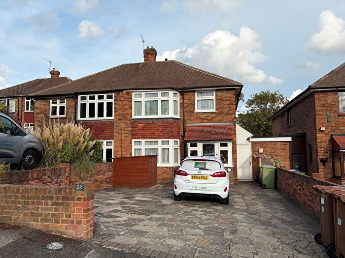 3 Bedroom Semi Detached House For Sale In Rye Close, Bexley, DA5