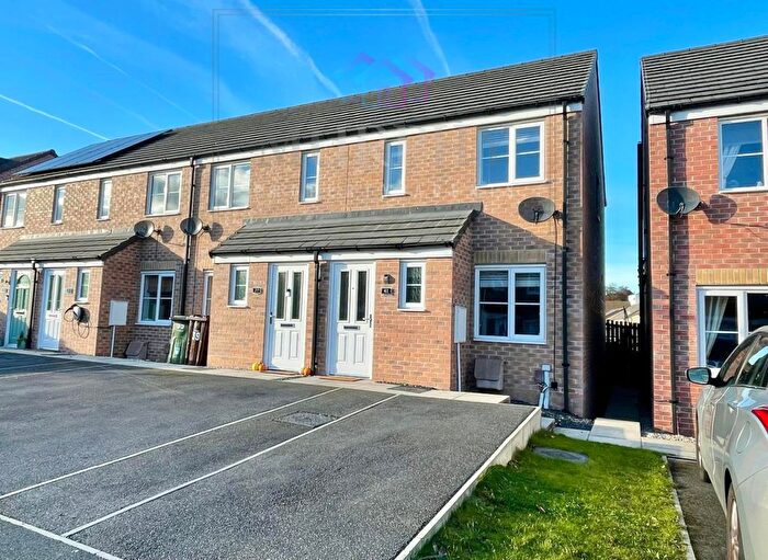 2 Bedroom End Of Terrace House To Rent In Friarwood Avenue, Pontefract, West Yorkshire, WF8