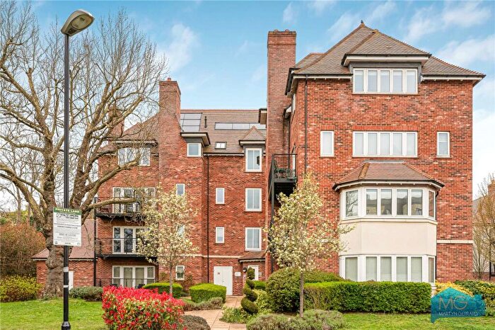 2 Bedroom Apartment To Rent In Guardhouse Way, London, NW7