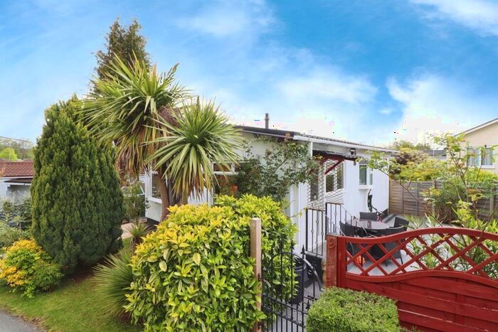 2 Bedroom Park Home For Sale In Hillside, Littleton, Winchester, SO22