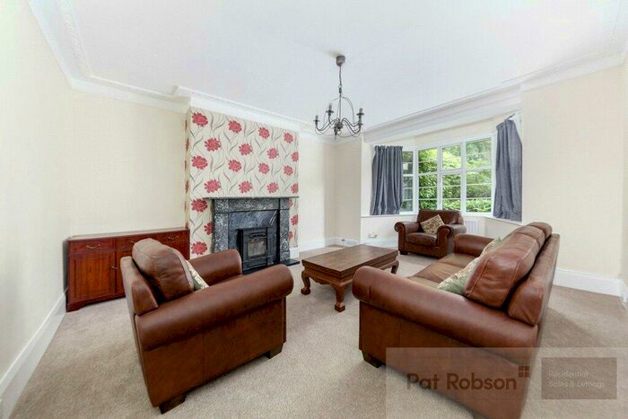 3 Bedroom Apartment To Rent In Eskdale Mansions, Eskdale Terrace, Jesmond, Newcastle Upon Tyne, NE2