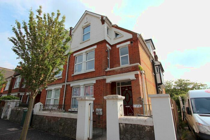 1 Bedroom Flat To Rent In Pine Grove, Penenden Heath, Maidstone ME14