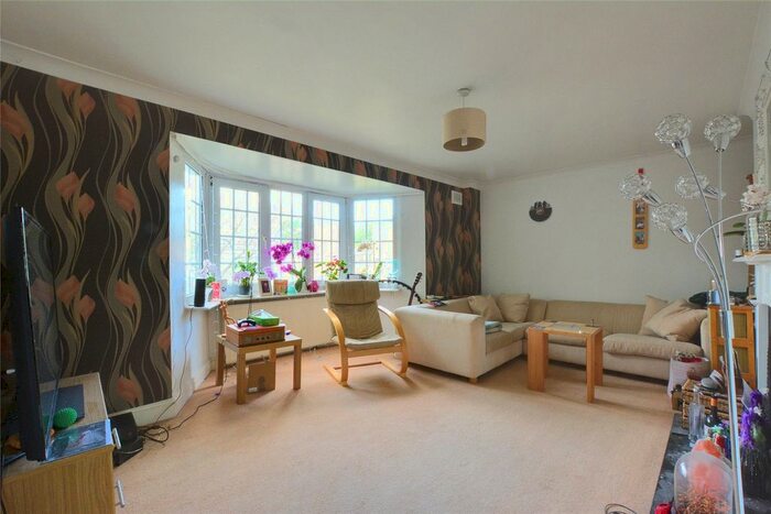 2 Bedroom Flat To Rent In Alan Court, - Vanbrugh Park Road, London, SE3