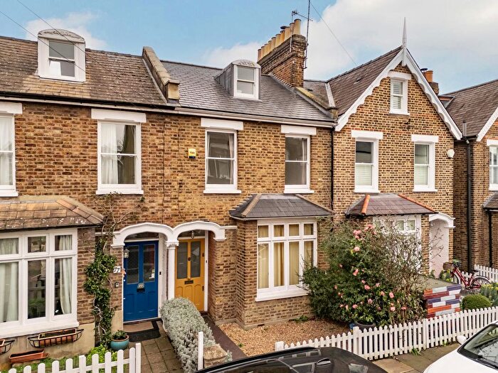 3 Bedroom Terraced House To Rent In Gloucester Road, Kew, TW9