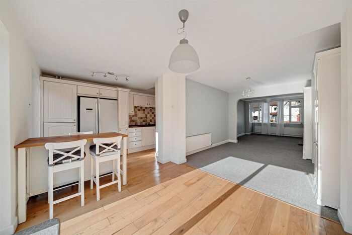 3 Bedroom Terraced House To Rent In Queen Anne Avenue, Bromley, BR2