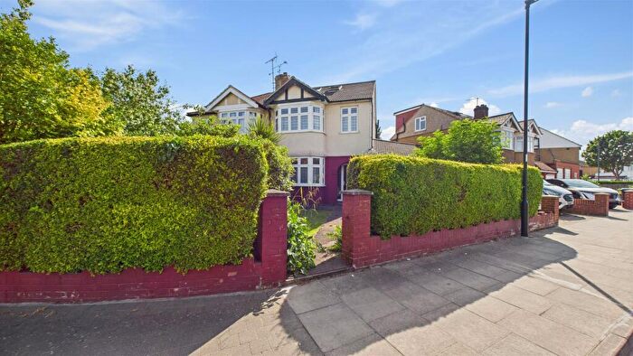 4 Bedroom Semi Detached House For Sale In Fillebrook Avenue, EN1