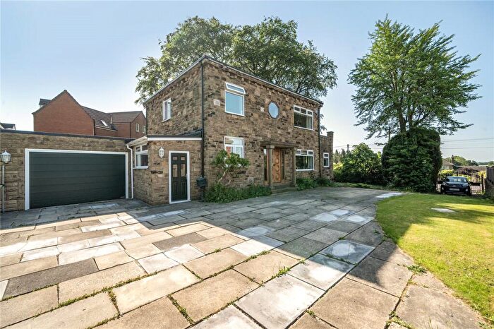 3 Bedroom Detached House For Sale In Selby Road, Garforth, Leeds, West Yorkshire, LS25